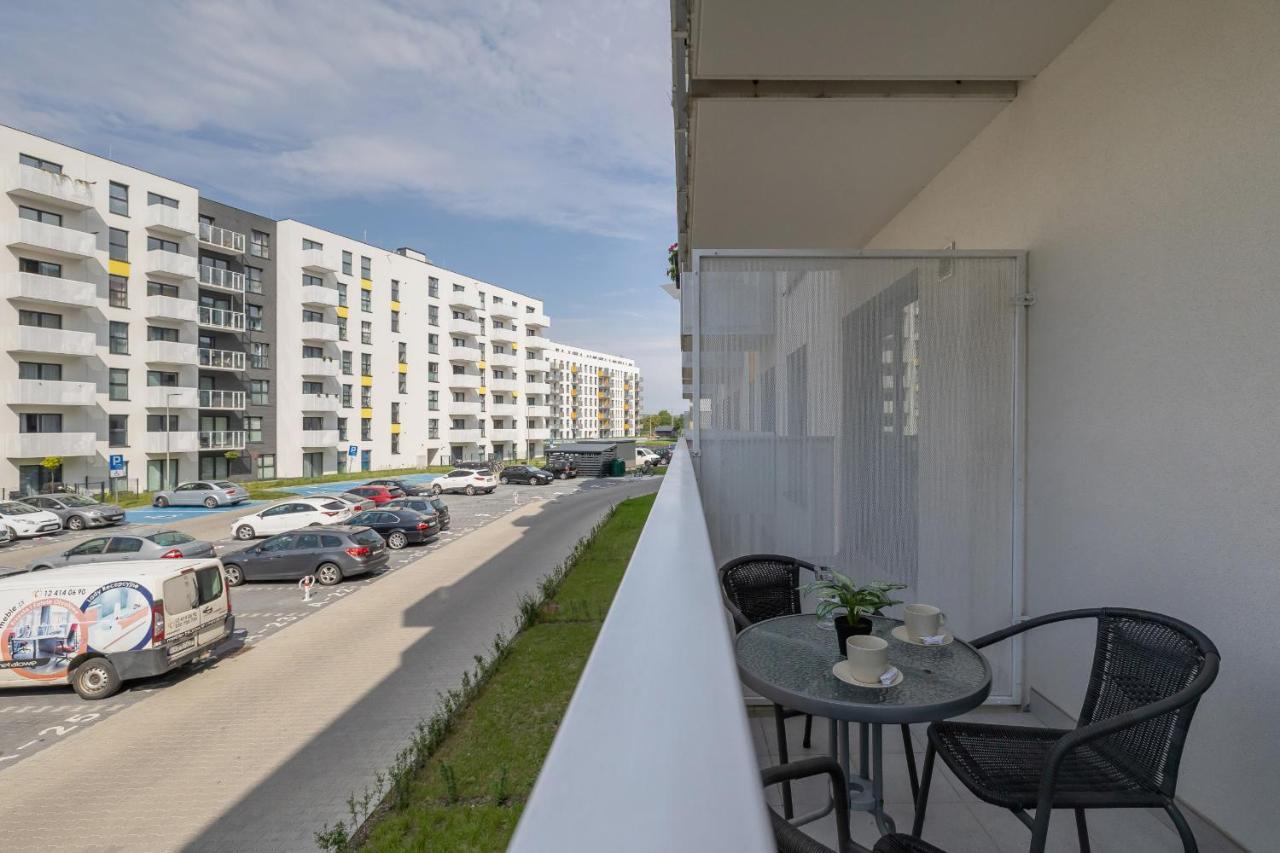 Comfy Apartment Pachonskiego With Parking In Krakow By Noclegi Renters Esterno foto